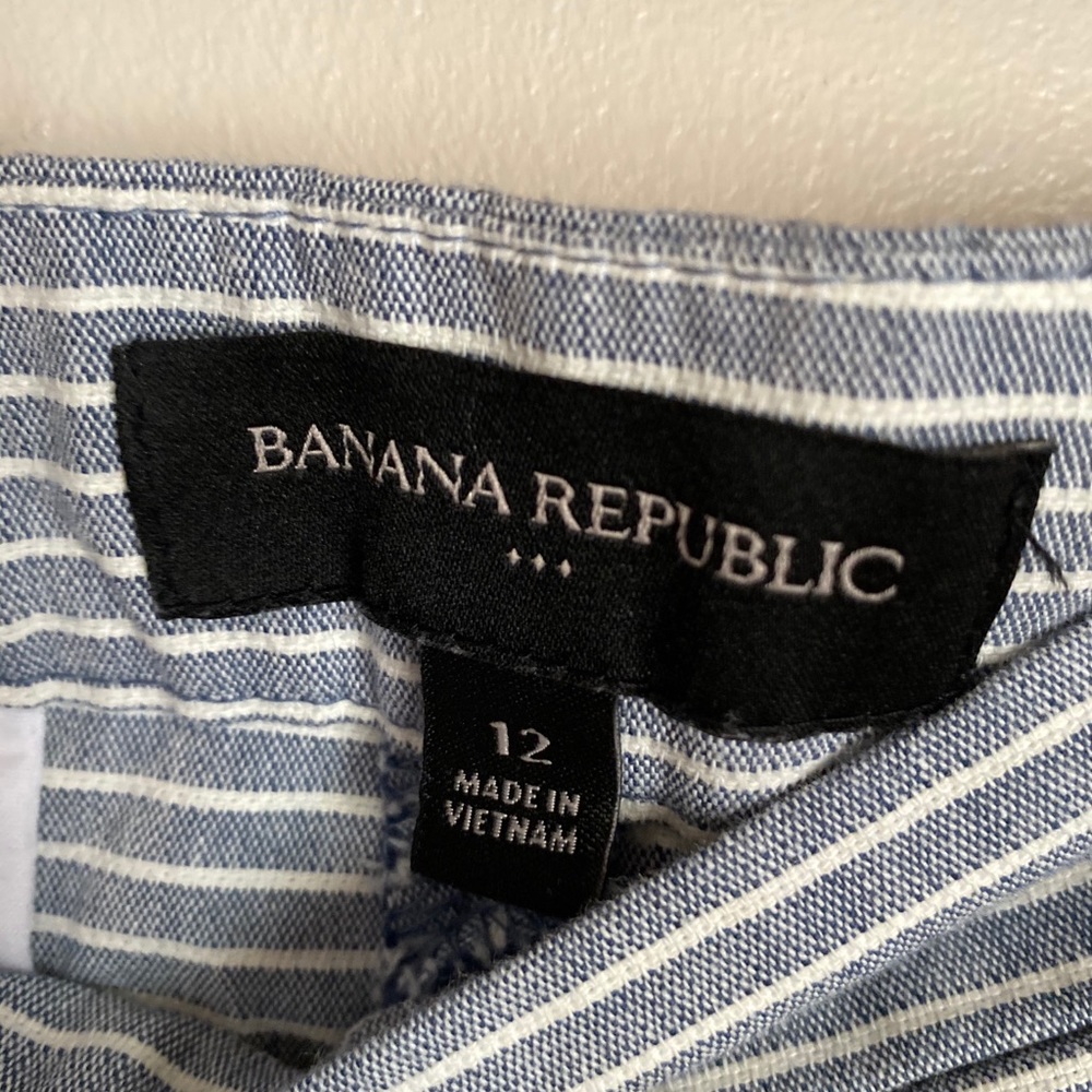 Shorts - Picture 2 of 3